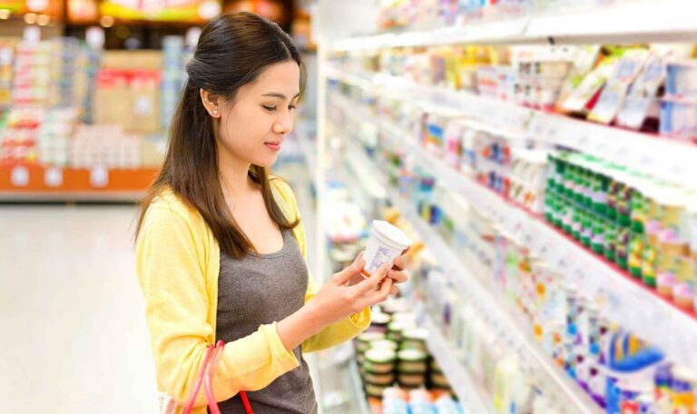 người tiêu dùng chọn mua hàng Việt Nam chất lượng cao
